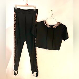 WIN WIN WORK OUT SET. SIZE LARGE. BLACK AND LEOPARD PRINT. NWOT.
